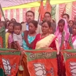 মান্দাইয়ের ৩৫ নম্বর বুথে ‘মন কি বাত’ শ্রবণ শেষে ৭ পরিবারে ২৫ জন ভোটারের বিজেপিতে যোগদান