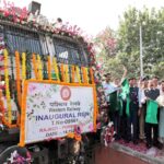 গুজরাটে দুটি বিশেষ ট্রেনকে ফ্ল্যাগ অফ করলেন মন্ত্রী মান্ডাভিয়া