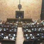 ইন্ডিগো ফ্লাইট বাতিল নিয়ে সংসদে তোলপাড়; সরকার প্রতিশ্রুতি দিয়েছে পদক্ষেপ নেওয়ার