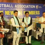 বর্ণাঢ্য অনুষ্ঠানে টিএফএ-র নতুন লাইফ মেম্বাররা সংবর্ধিত