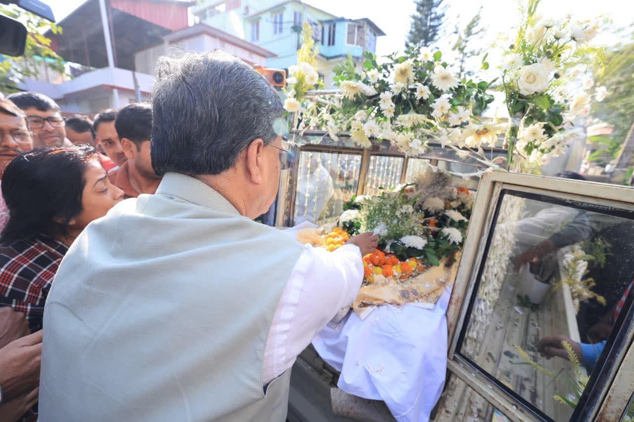 আমরোহায় মর্মান্তিক দুর্ঘটনা — ছয় দিন পর কফিনবন্দি অবস্থায় বাড়ি ফিরল রামনগরের বাসিন্দা বহিরাজ্যে পাঠরত ইন্টার্ন চিকিৎসক সপ্তর্ষি দাস