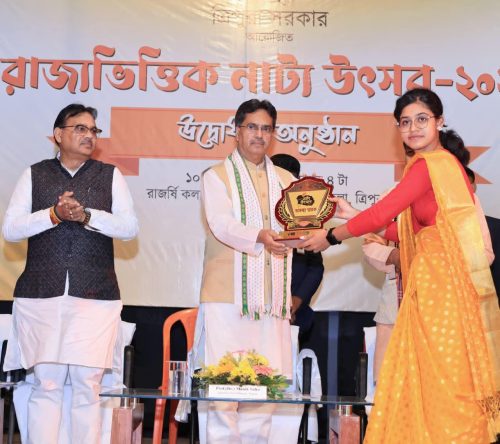 উদয়পুরে ১৫ দিন ব্যাপী রাজ্যভিত্তিক নাট্য উৎসবের উদ্বোধননাটক সমাজের আয়না: মুখ্যমন্ত্রী