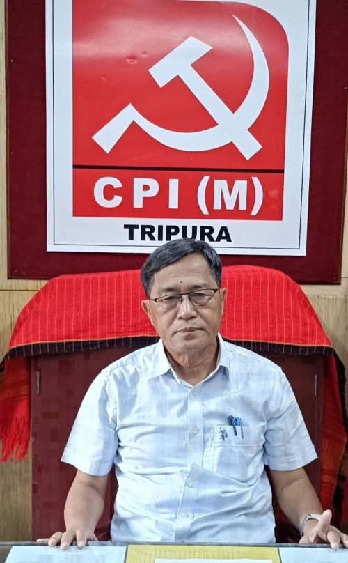 মন্ত্রী বিকাশ দেববর্মার মন্তব্য নিয়ে তীব্র বিতর্ক, বরখাস্তের দাবিতে সরব বিরোধী দলনেতা