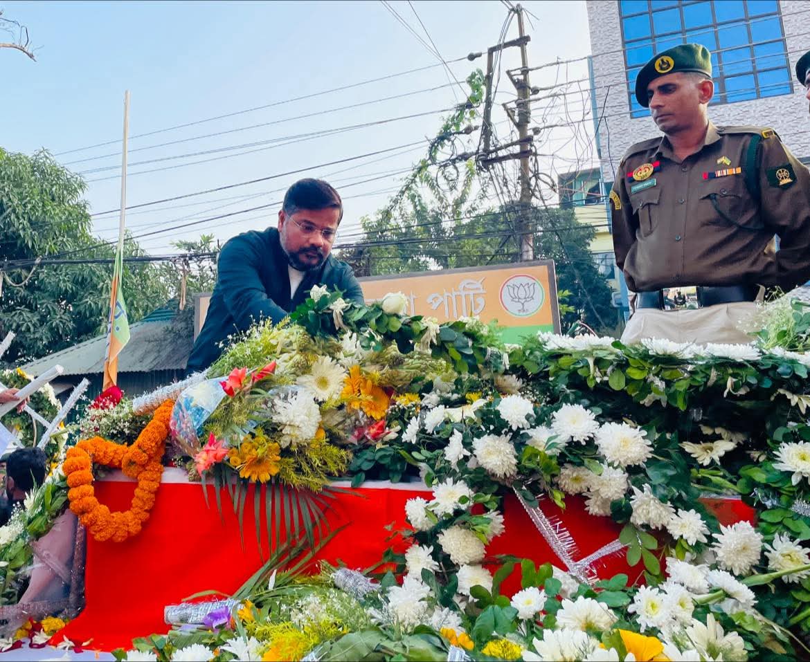 প্রয়াত বিশ্ববন্ধু সেনকে বিজেপি কার্যালয়ে শেষ শ্রদ্ধাঞ্জলী নিবেদন