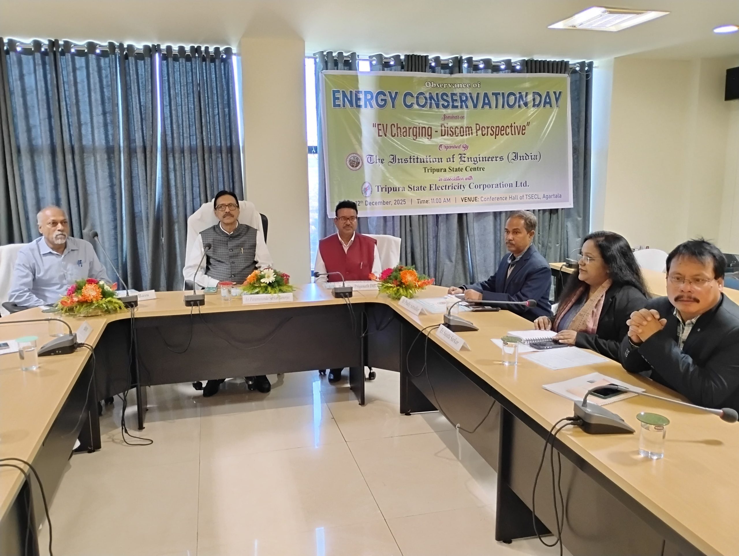 শক্তি সংরক্ষণ দিবসে ত্রিপুরায় ইভি চার্জিং ও বিদ্যুৎ ব্যবস্থার প্রস্তুতি নিয়ে গুরুত্বপূর্ণ সেমিনার