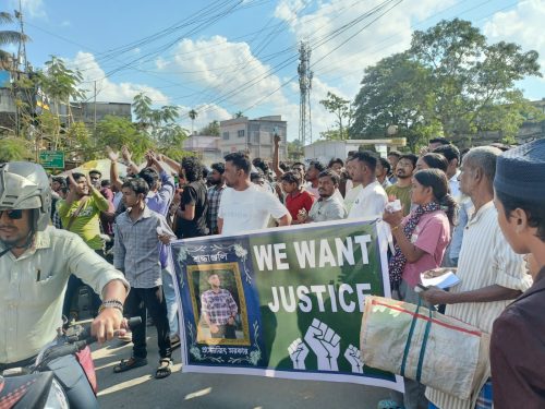 ডেলিভারি কর্মীর মৃত্যুকে ঘিরে উত্তাল ধর্মনগর, বিচারের দাবিতে যুবসমাজের বিক্ষোভ