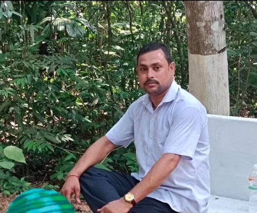 গাড়ির ধাক্কায় পিষে মর্মান্তিক মৃত্যু দুই সন্তানের পিতার