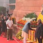 ২০০১ সালের সংসদ হামলায় শহীদ সুরক্ষা বাহিনীর সদস্যদের প্রতি শ্রদ্ধা জানালেন প্রধানমন্ত্রী নরেন্দ্র মোদি এবং অন্যান্য সংসদ সদস্যরা