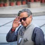 ‘আত্মসমর্পণ নয়, দায়িত্বশীল রাষ্ট্রনীতি’: পশ্চিম এশিয়া নিয়ে ভারতের ‘নীরবতা’ প্রসঙ্গে সোনিয়ার পর সুর শশী থারুরের