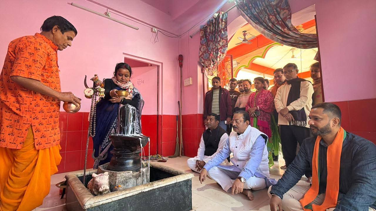 জগহরিমুড়া শিবকালী মন্দিরে পুজো দিলেন সাংসদ রাজীব