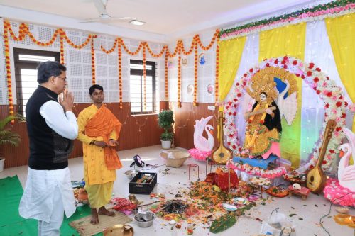 বসন্ত পঞ্চমীতে বিদ্যার আরাধনায় মুখ্যমন্ত্রী 