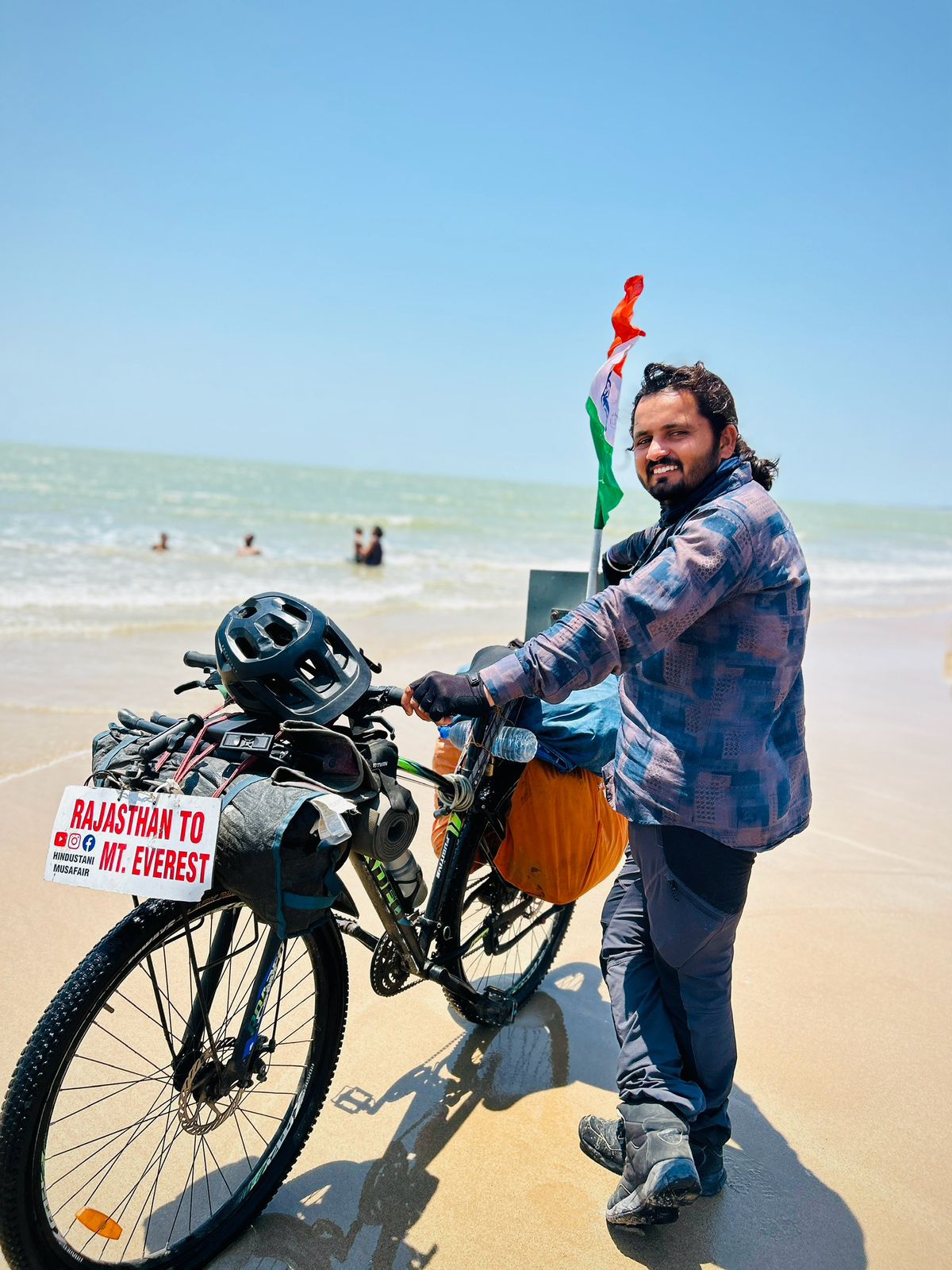 ৬০ হাজার কিলোমিটারের সংকল্পযাত্রা: সাইকেলে রাজস্থান থেকে ত্রিপুরায় ‘এভারেস্ট বিজয়ী’ পাপ্পু রাম চৌধুরী