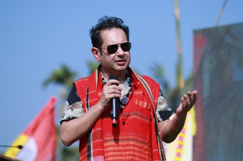 তিপ্রাসাদের কোনো বড় ভাই নেই,&hellip;