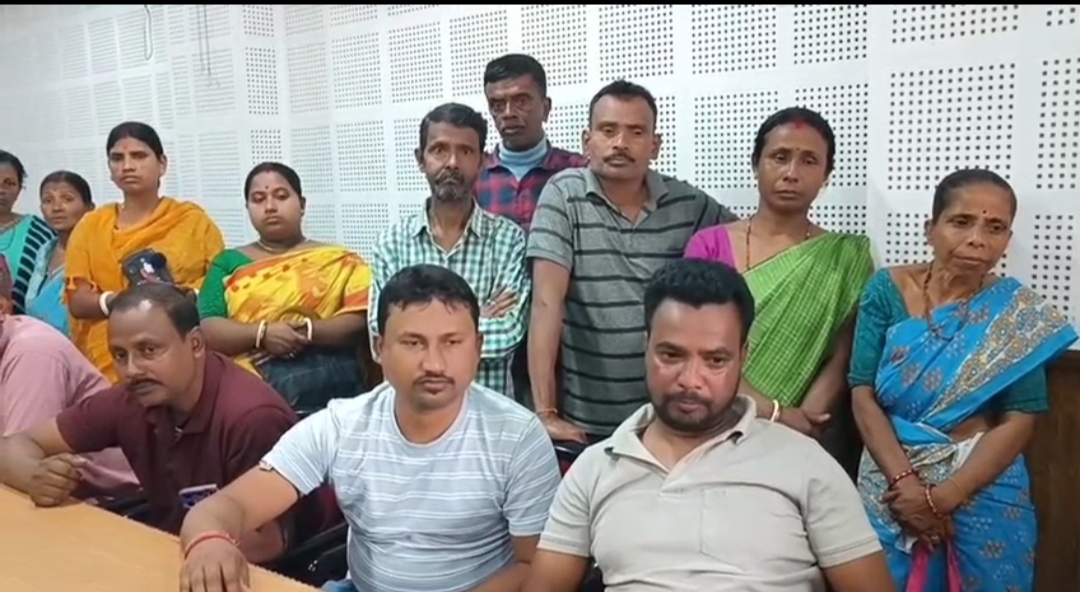 হাওড়া ব্রিজ সংলগ্ন এলাকায় উচ্ছেদ অভিযান, আতঙ্কে এলাকাবাসী, মহকুমা শাসকের নিকট দারস্থ ৪০টি পরিবার