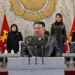 সামরিক কুচকাওয়াজে ‘ভয়াবহ’ পাল্টা হামলার হুঁশিয়ারি কিম জং-উনের