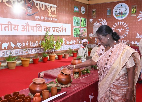 ছত্তীসগড়ে বাস্তার পাণ্ডুম ২০২৬ উৎসবের উদ্বোধন করলেন রাষ্ট্রপতি, মাওবাদ দমনে কেন্দ্রীয় সরকারের ভূয়সী প্রশংসা