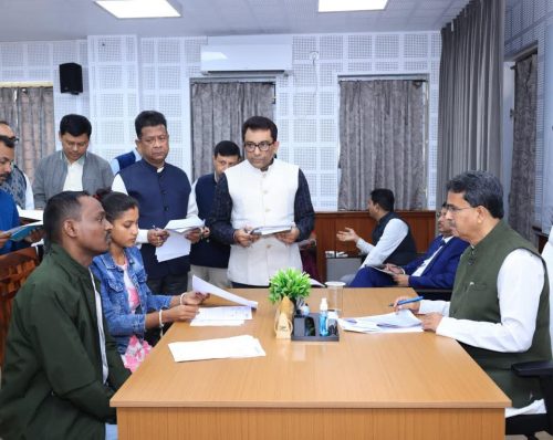 প্যারাকুয়েট বিষক্রিয়ায় আক্রান্ত ছেলের চিকিৎসার জন্য প্রতিমা দাসকে ১ লক্ষ টাকা সহায়তার আশ্বাস মুখ্যমন্ত্রীর