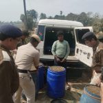 বারখলা গ্রামে পুলিশের অভিযান, বোলেরো গাড়ি সহ চারটি ড্রামে ১৩৮ কেজি গাঁজা উদ্ধার , আটক এক, চালক পলাতক