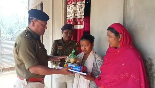 মূক ও বধির পরীক্ষার্থীর সাফল্য কামনা করে পাশে দাঁড়ালেন বিশ্রামগঞ্জ থানার ওসি