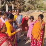 গৌরনগরে অগ্নিকাণ্ডে ক্ষতিগ্রস্ত দুই দিনমজুর পরিবারের পাশে এসএইচজি ভিলেজ ফেডারেশন