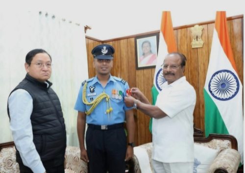 রাজ্যপালের এডিসি হিসেবে স্কোয়াড্রন লিডার প্রসাদ প্রকাশ পট্টবর্ধনের দায়িত্বভার গ্রহণ