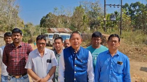 সোনাইছড়ি পূর্ব সাব্রুম রোড থেকে থাইচরণ পাড়া পর্যন্ত বেহাল রাস্তার সংস্কার শীঘ্রই, পরিদর্শনে বিধায়ক মাইলাফ্রু মগ