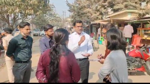 উচ্ছেদকৃত ক্ষুদ্র ব্যবসায়ীদের পুনর্বাসনে বিকল্প জায়গার সন্ধানে পুরনিগমের প্রতিনিধি দল