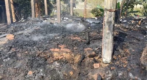 বৈদ্যুতিক শর্ট সার্কিটে বসত ঘরে আগুন, নিঃস্ব শ্রমিক পরিবার