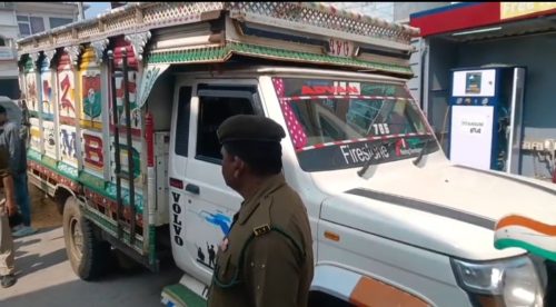 বাধারঘাট পেট্রোল পাম্প এলাকায় রহস্যজনক গাড়ি আটক, এলাকায় চাঞ্চল্য