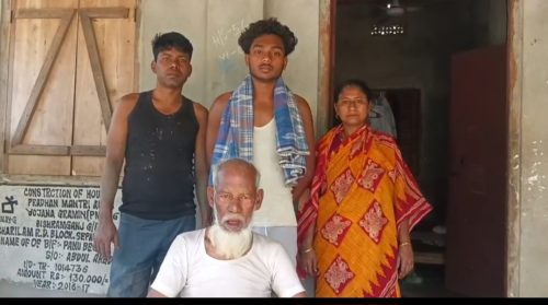 একই পরিবারে ৫ জন মূক ও বধির, রাবার বাগানে নাশকতার আগুন — সরকারি সাহায্যের আবেদন বিশ্রামগঞ্জের ননজলায়