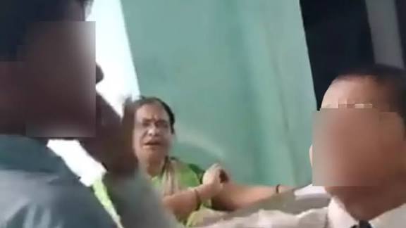 উত্তরপ্রদেশের স্কুলে পড়ুয়াকে মারধর, মুখে&hellip;