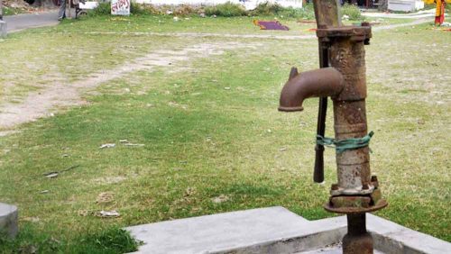 কমলপুরের মোহনপুর অঙ্গনওয়াড়ি কেন্দ্রে দুই বছর ধরে বিকল টিউবওয়েল, বিশুদ্ধ জলের সংকটে শিশুদের স্বাস্থ্যঝুঁকি