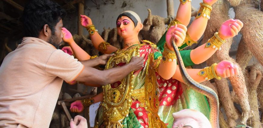 বাসন্তী পূজাকে ঘিরে রাজ্যজুড়ে প্রস্তুতি তুঙ্গে, ব্যস্ত মৃৎশিল্পীরা