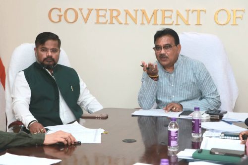 বাজেট অধিবেশনকে সামনে রেখে দপ্তরভিত্তিক বরাদ্দ নিয়ে অর্থমন্ত্রীর সঙ্গে গুরুত্বপূর্ণ বৈঠকে খাদ্যমন্ত্রী