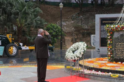 এলবার্ট এক্কা ওয়ার মেমোরিয়াল পার্কে বীর শহীদদের প্রতি উপরাষ্ট্রপতির শ্রদ্ধার্ঘ্য অর্পণ