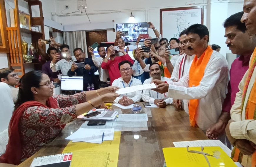 ধর্মনগর উপনির্বাচন: বিজেপি প্রার্থী জহর চক্রবর্তীর মনোনয়ন দাখিল, শক্তি প্রদর্শনে বিশাল মিছিল