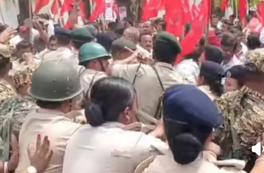 বিধানসভা অভিযান ঘিরে উত্তেজনা: পুলিশের সঙ্গে বাম সংগঠনের ধস্তাধস্তি, উত্তর গেটে মিছিল আটকালো পুলিশ