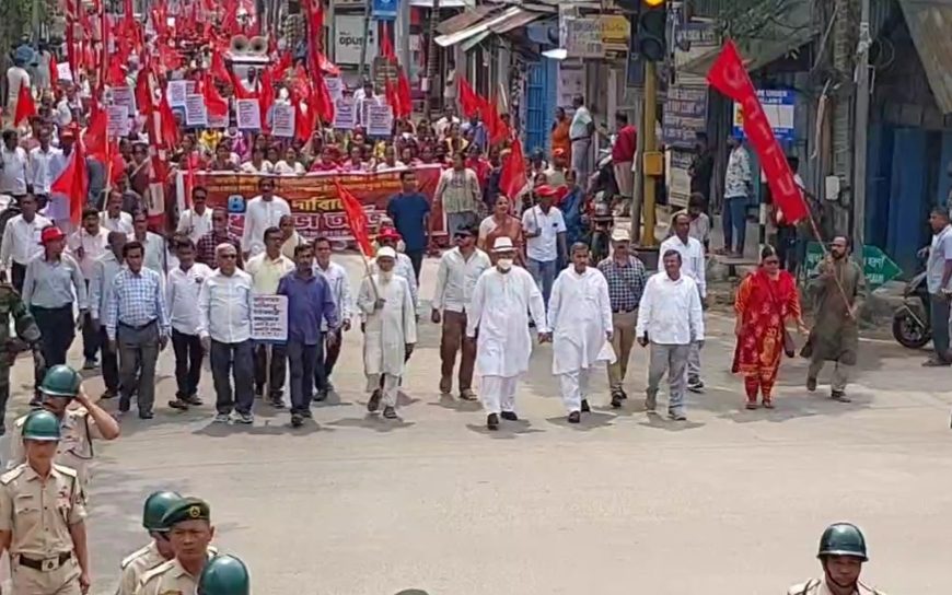 নিয়মিতকরণ সহ ৪ দফা দাবিতে বিধানসভা অভিযান সিটু-র, নিয়মিতকরণ সহ ৪ দফা দাবিতে বিধানসভা&hellip;