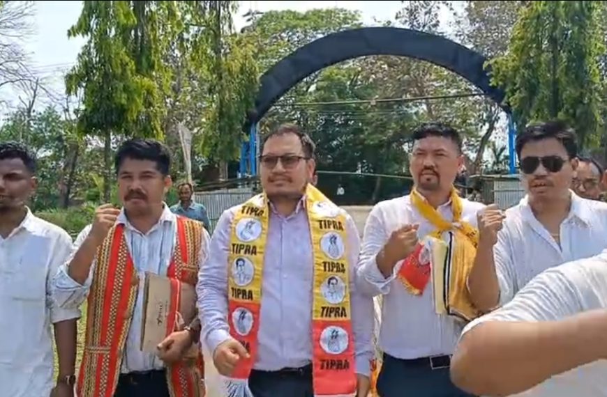 তেলিয়ামুড়ায় শক্তি প্রদর্শন, মনোনয়ন জমা দিলেন তিপ্রা মথার উৎপল দেববর্মা