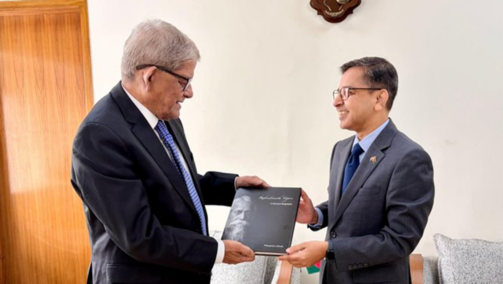 ঢাকায় বৈঠক-পর্ব: দ্বিপাক্ষিক অংশীদারিত্ব জোরদারে কাজ চালিয়ে যাচ্ছে ভারত-বাংলাদেশ