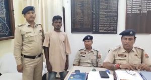 লঙ্কামুড়া সীমান্তে বেআইনি অনুপ্রবেশের সময় ধৃত বাংলাদেশি নাগরিক