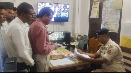 মালাকার সমাজকে নিয়ে কটুক্তির অভিযোগে শ্রীবাস দেবের বিরুদ্ধে থানায় ডেপুটেশন, বিক্ষোভ ঊনকোটিতে