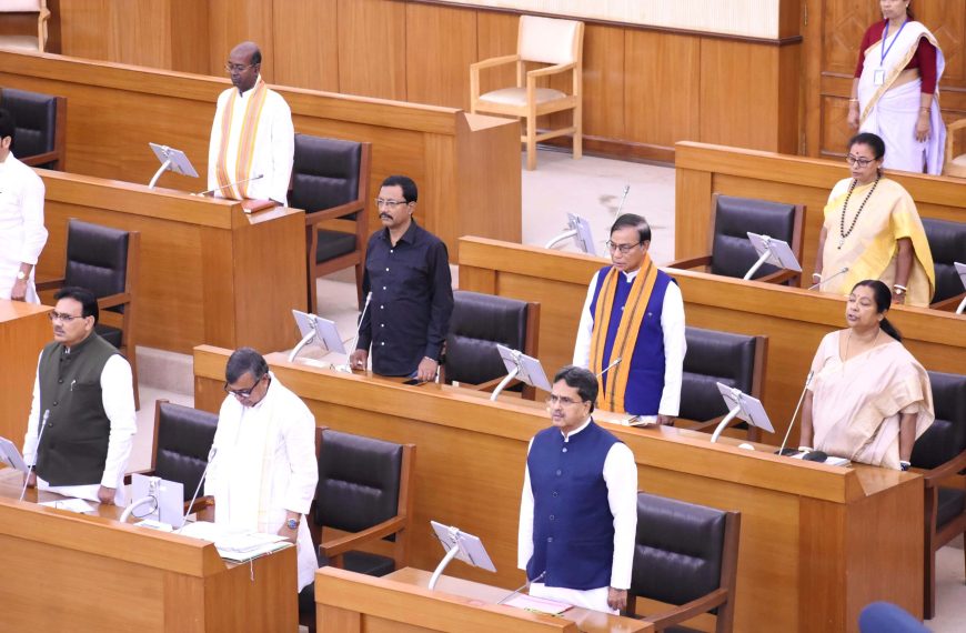 āϤā§āϰāĻŋāĻĒā§āϰāĻž āĻŦāĻŋāϧāĻžāύāϏāĻāĻžāϰ āĻ
āϧā§āϝāĻā§āώ āĻŦāĻŋāĻļā§āĻŦāĻŦāύā§āϧ⧠āϏā§āύā§āϰ āĻĒā§āϰā§āĻžāĻŖā§ āĻļā§āĻ āĻ āϏā§āĻŽā§āϤāĻŋāĻāĻžāϰāĻŖ