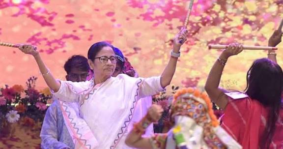 দোলযাত্রা ও হোলিতে ‘পবিত্র সম্প্রীতি’র ডাক মমতার