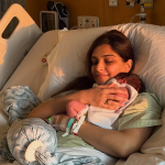 নবজাতককে বুকে জড়িয়ে প্রথম ছবি শেয়ার সোনম কাপুর -এর