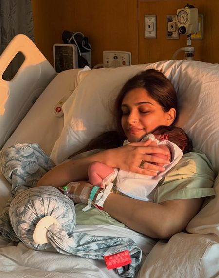 নবজাতককে বুকে জড়িয়ে প্রথম ছবি শেয়ার সোনম কাপুর -এর