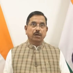 ‘পরিচ্ছন্ন শক্তির পথে উল্টো রথ’: কর্ণাটকের ইভ নীতির তীব্র সমালোচনা করলেন প্রহ্লাদ জোশী