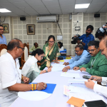 ভবানীপুরে মনোনয়ন জমা মমতার, প্রস্তাবকদের তালিকায় ‘কসমোপলিটান’ ছাপ