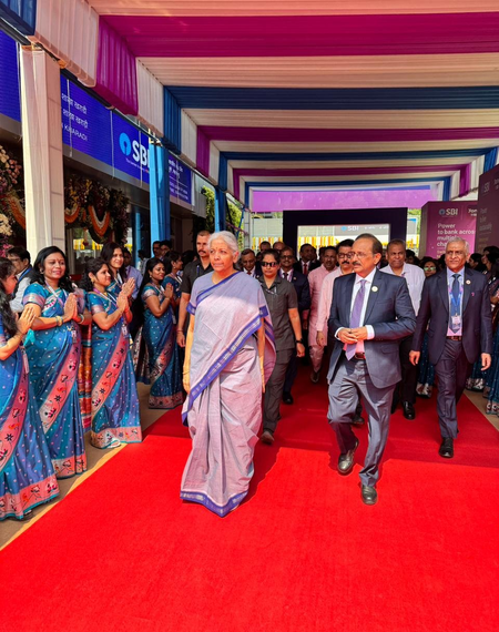 আইডিবিআই ব্যাঙ্কের বেসরকারিকরণ প্রক্রিয়া চলবে: নির্মলা সীতারামন