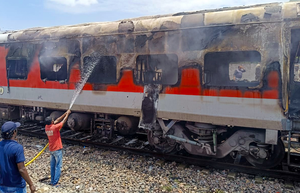 দক্ষিণ ভারতে ট্রেনে অগ্নিসংযোগ ও ছুরি হামলার উসকানি দিচ্ছে ইসলামিক স্টেট